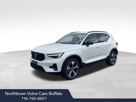 2026 Volvo XC40 B5 Plus SUV