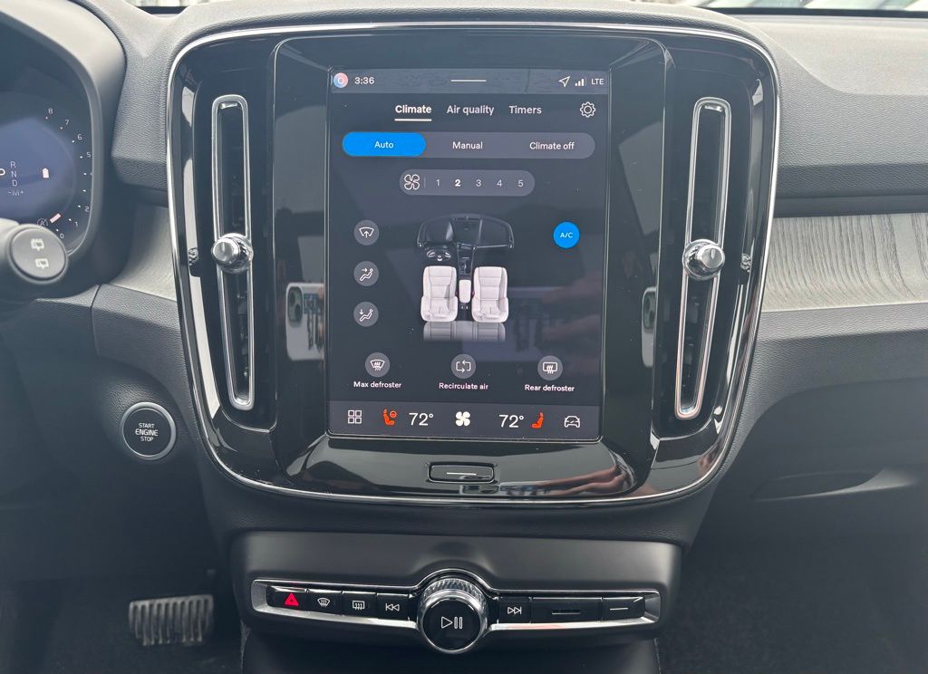 2026 Volvo XC40 Plus - Photo 15