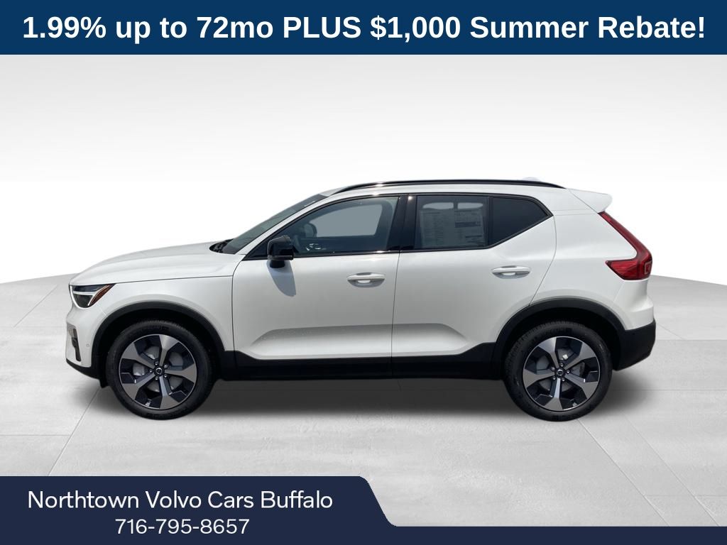2026 Volvo XC40 Plus photo 2