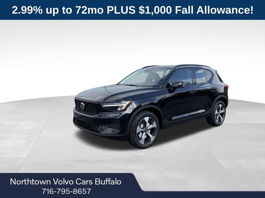 New 2026 Volvo XC40 B5 Core SUV