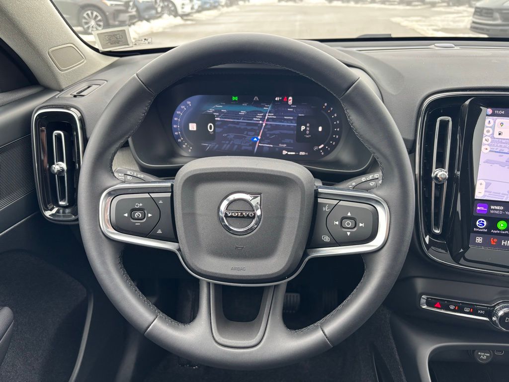 2026 Volvo XC40 Plus - Photo 7
