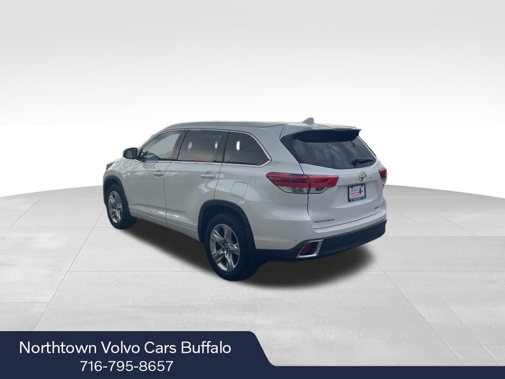 2017 Toyota Highlander Limited photo 2