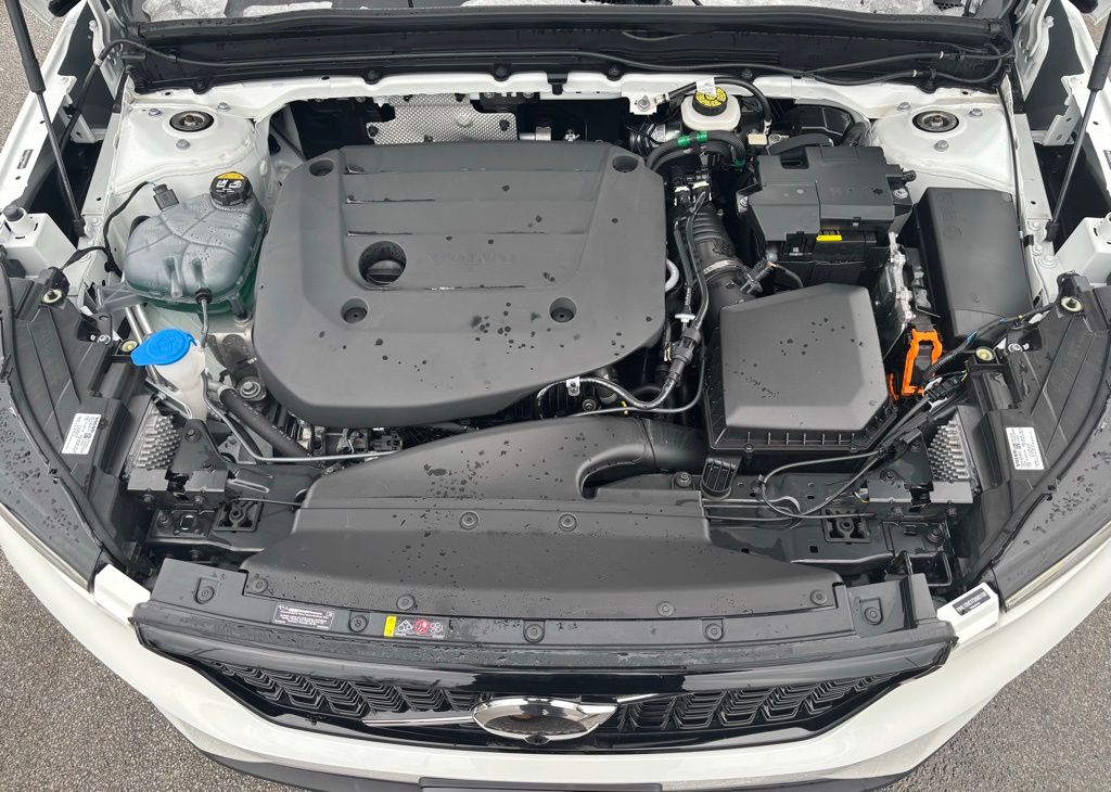 2026 Volvo XC40 Plus - Photo 28