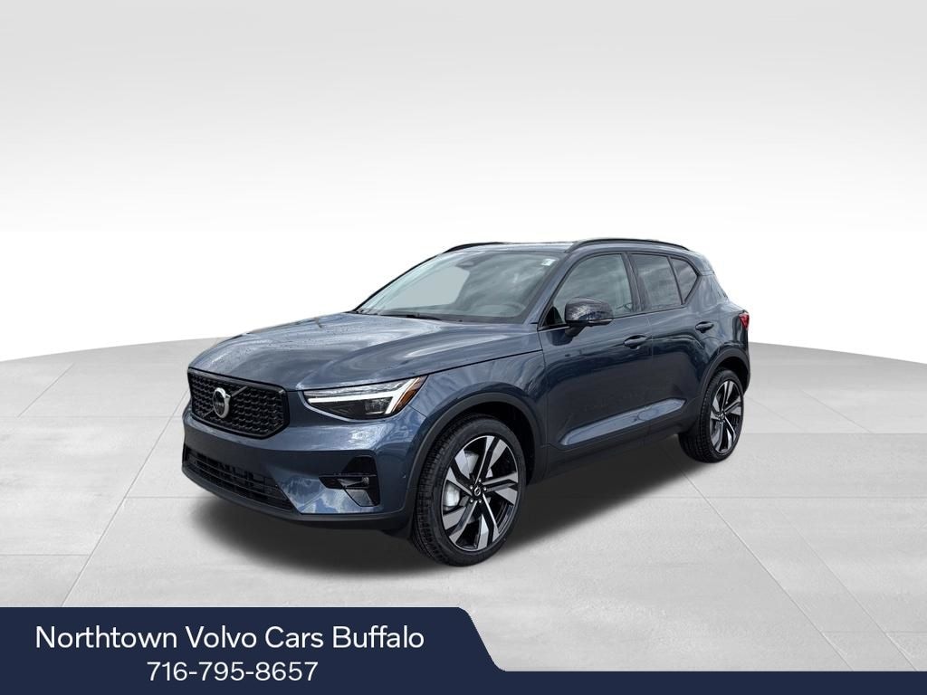 New 2026 Volvo XC40 B5 Plus SUV