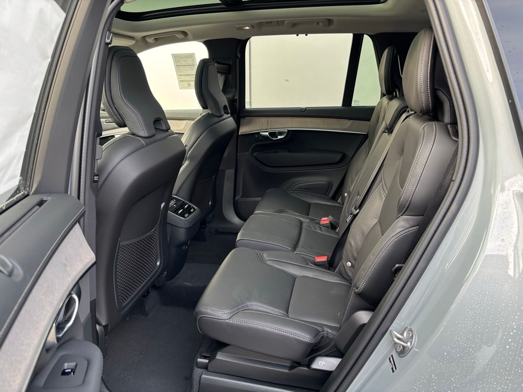 2026 Volvo XC90 Ultra - Photo 16