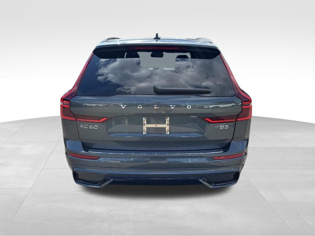 Used 2027 Volvo XC60 B5 Core SUV