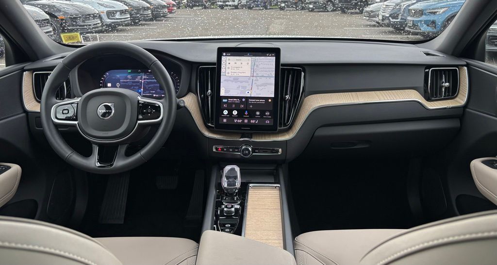 2026 Volvo XC60 Plus - Photo 6