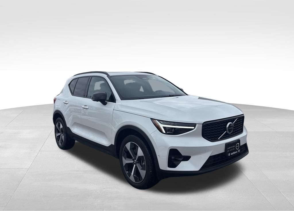 2026 Volvo XC40 Plus - Photo 36