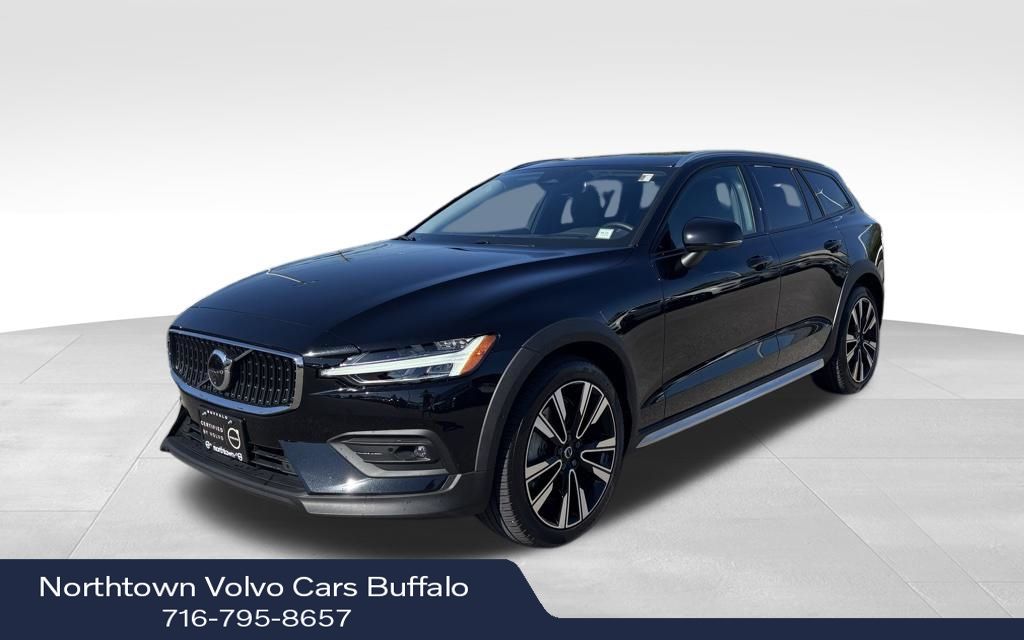 2025 Volvo V60 Cross Country Wagon 
