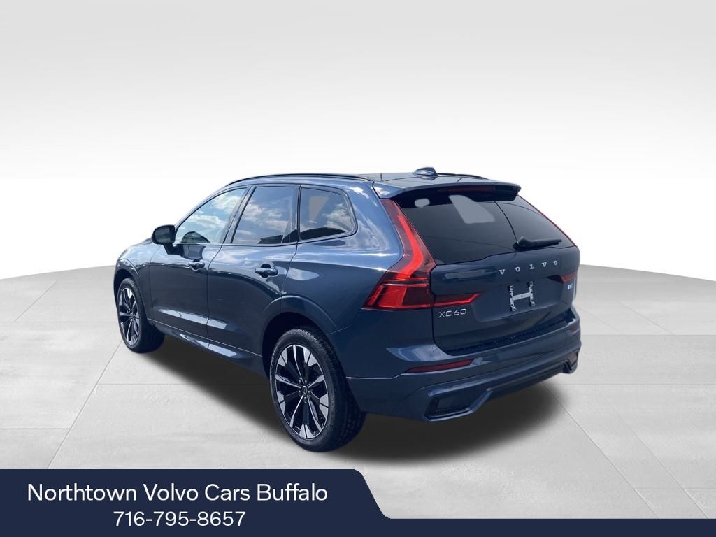 2026 Volvo XC60 B5 Plus photo 3