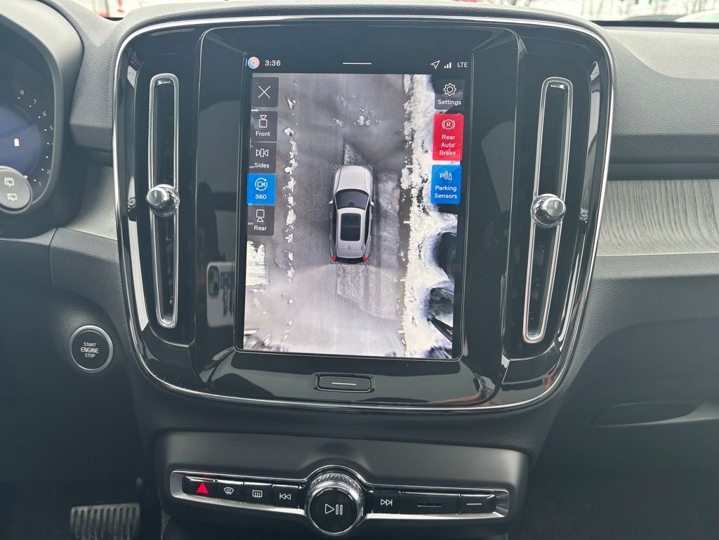 2026 Volvo XC40 Plus - Photo 17