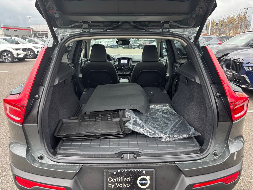 2026 Volvo XC40 Core - Photo 25