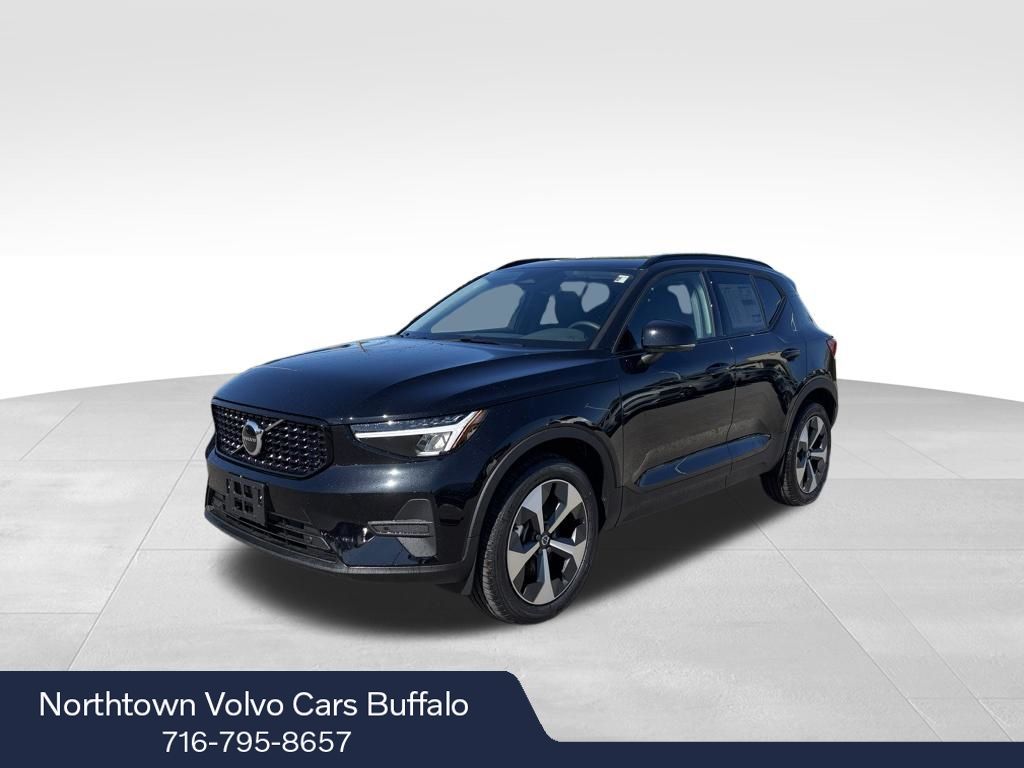 2026 Volvo XC40 SUV 