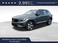 2026 Volvo XC40 B5 Core SUV