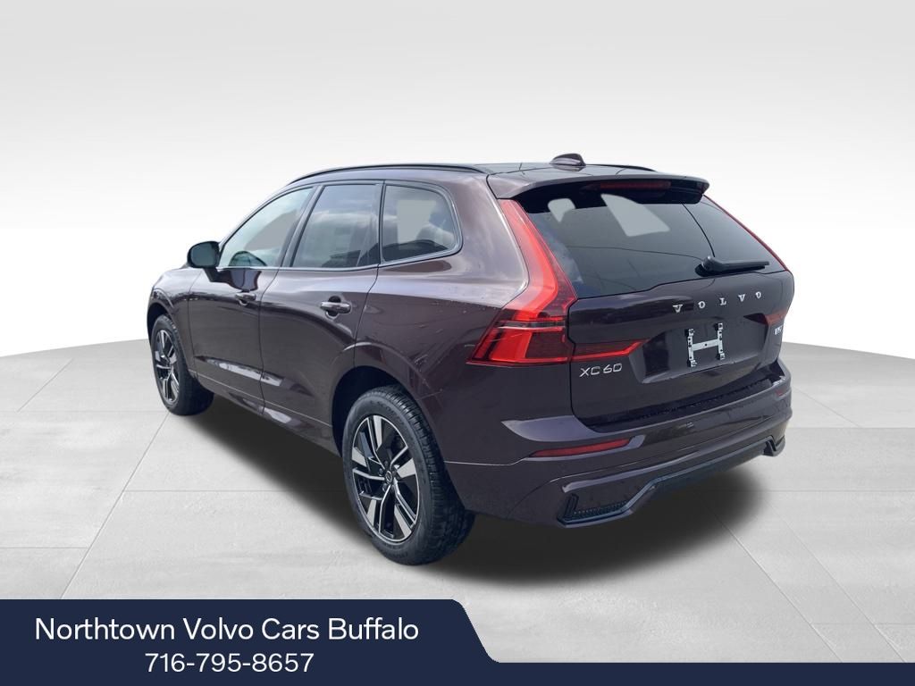2026 Volvo XC60 B5 Core photo 3