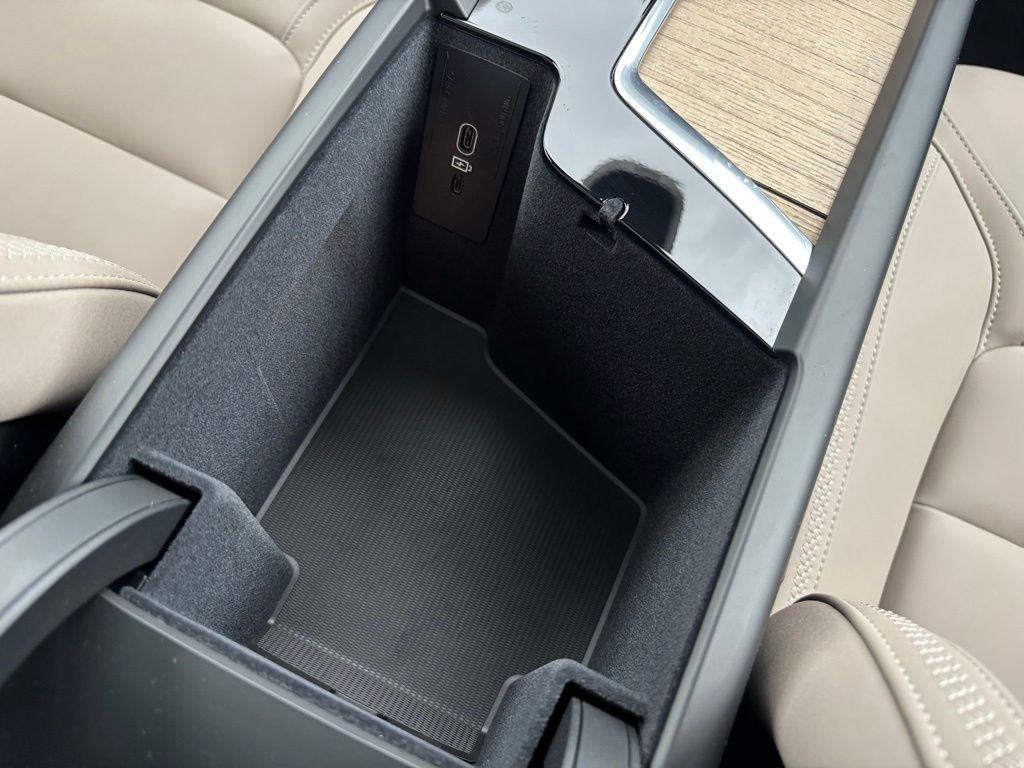 2026 Volvo XC60 Plus - Photo 15