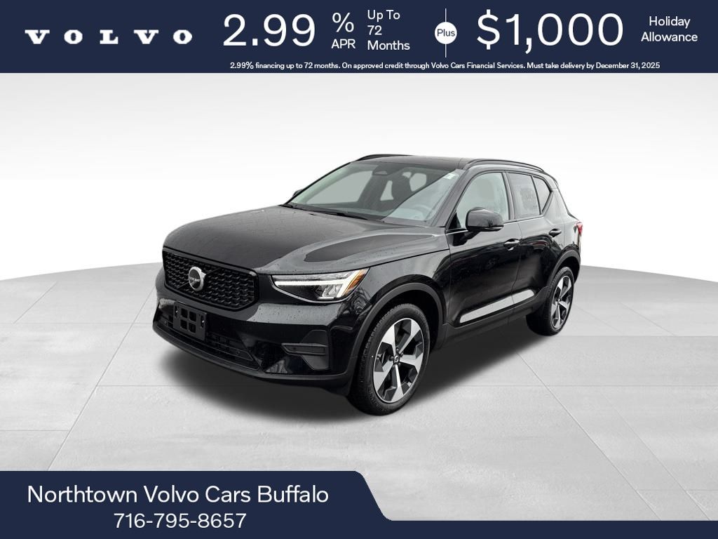 2026 Volvo XC40 Core's photo