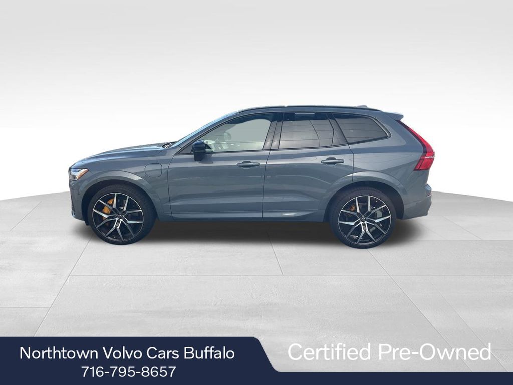 2024 Volvo XC60 Recharge Hybrid T8 Polestar photo 2