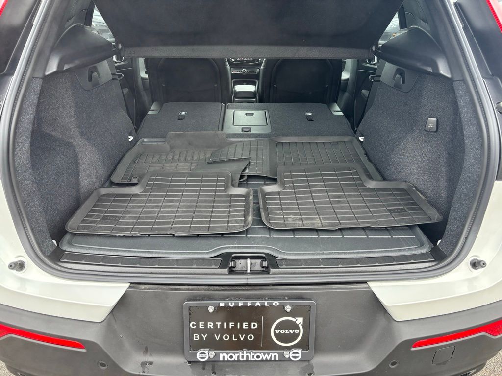 2026 Volvo XC40 Plus - Photo 23