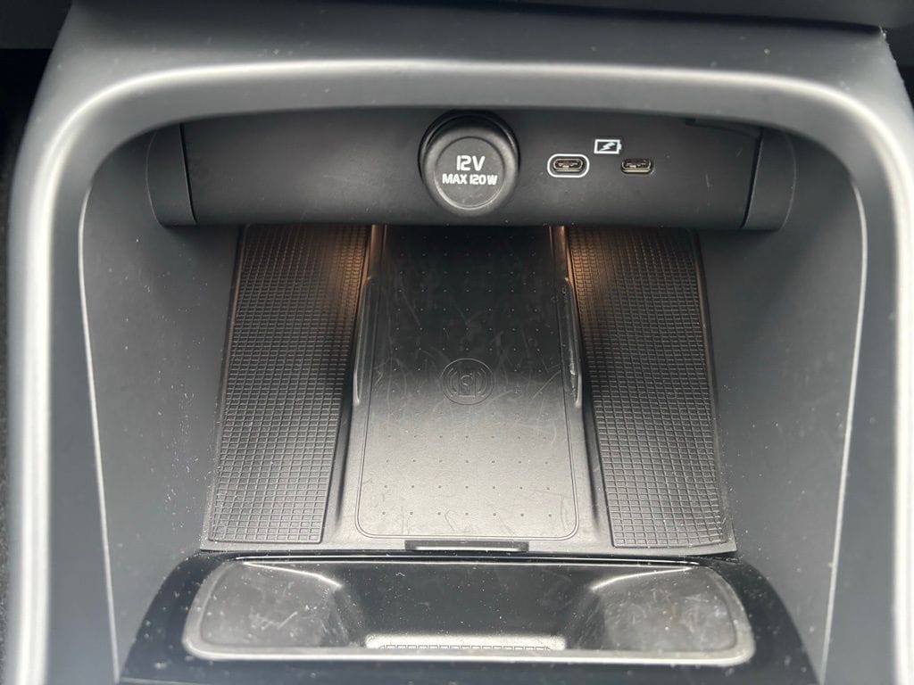 2026 Volvo XC40 Plus - Photo 10