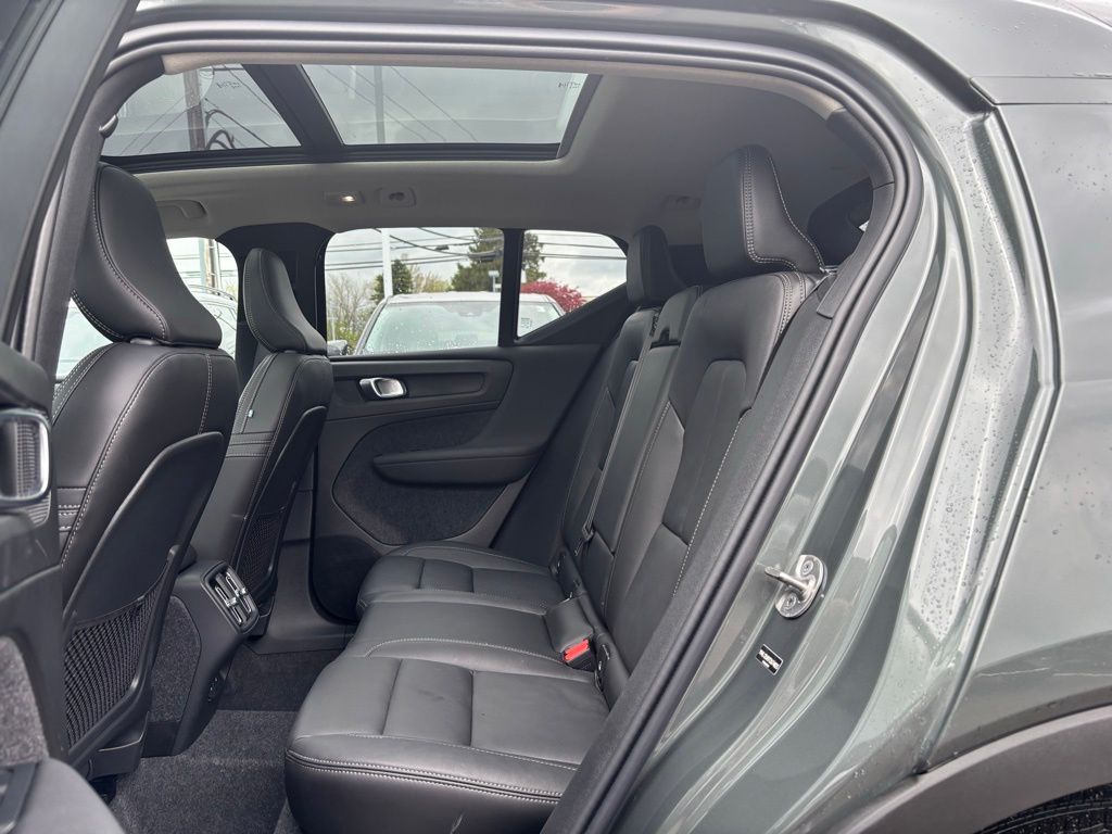 2026 Volvo XC40 Core - Photo 19