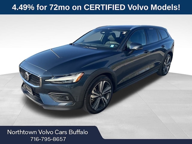 Pre-Owned 2025 Volvo V60 Cross Country B5 Plus Wagon Williamsville, NY