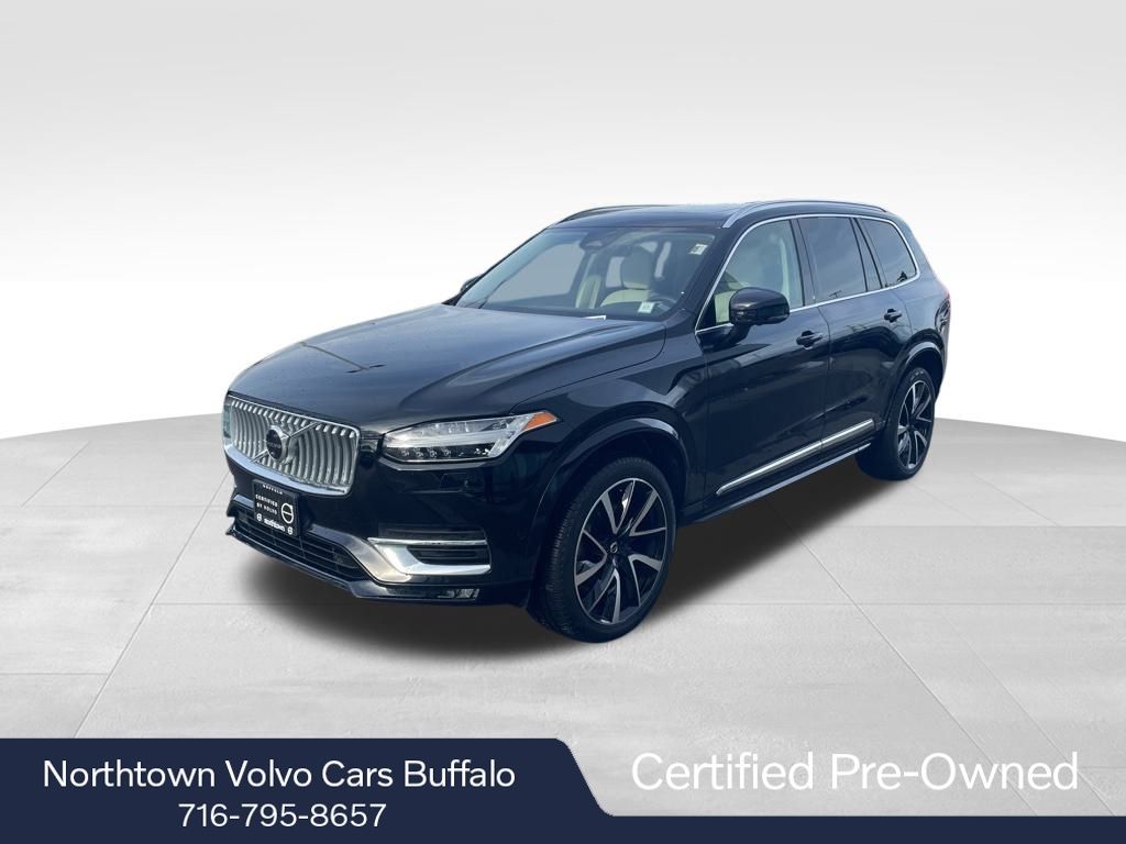 2023 Volvo XC90 Plus's photo