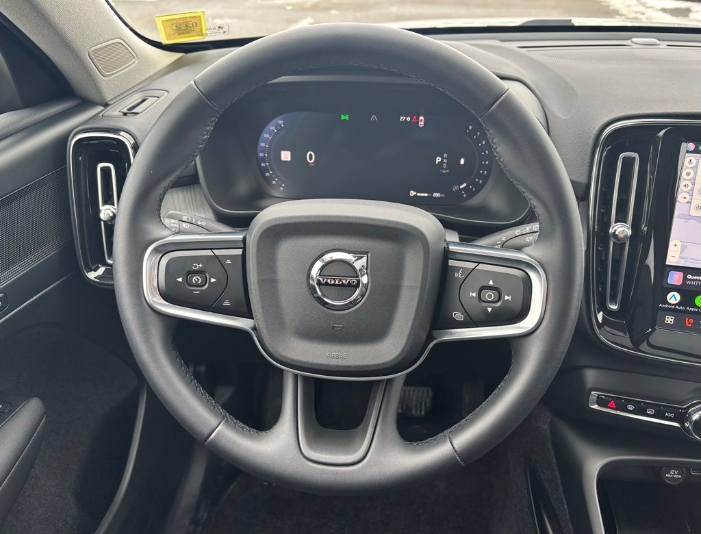 2026 Volvo XC40 Plus - Photo 7