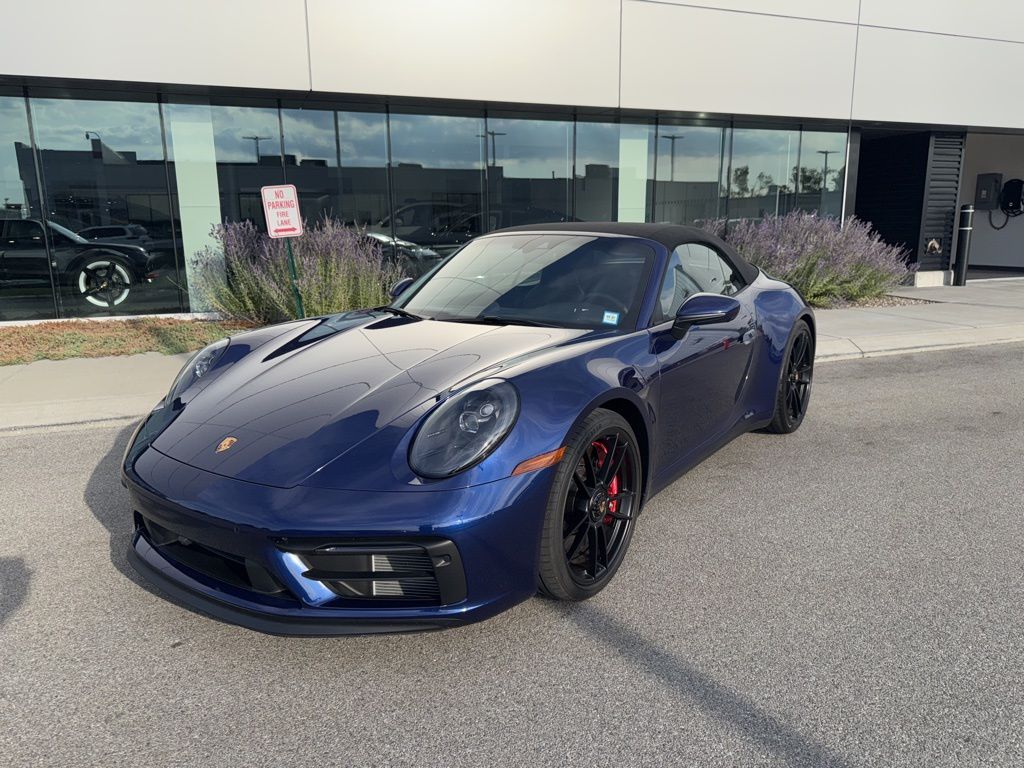 2024 Porsche 911 GTS photo 2