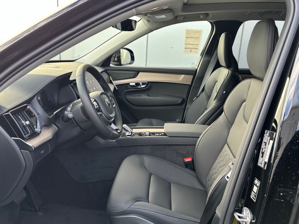 2026 Volvo XC90 Plus - Photo 15