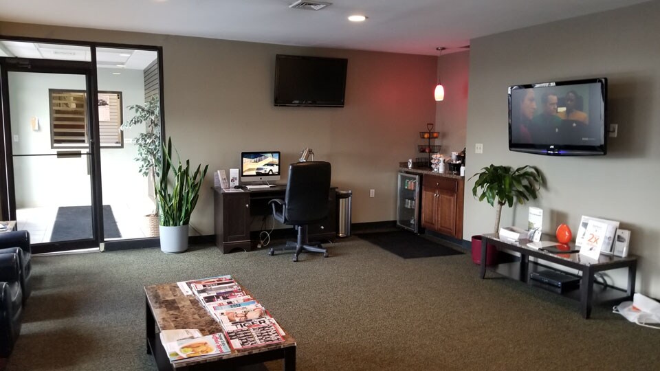 Northtown Volvo Porsche Land Rover Waiting Room 2.jpg