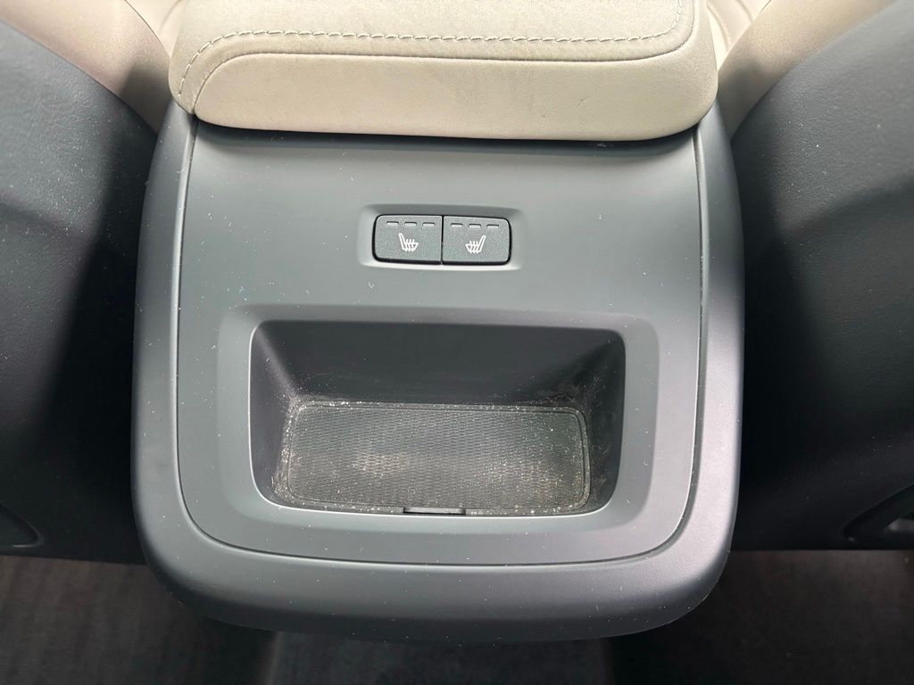 2026 Volvo XC60 Plus - Photo 23