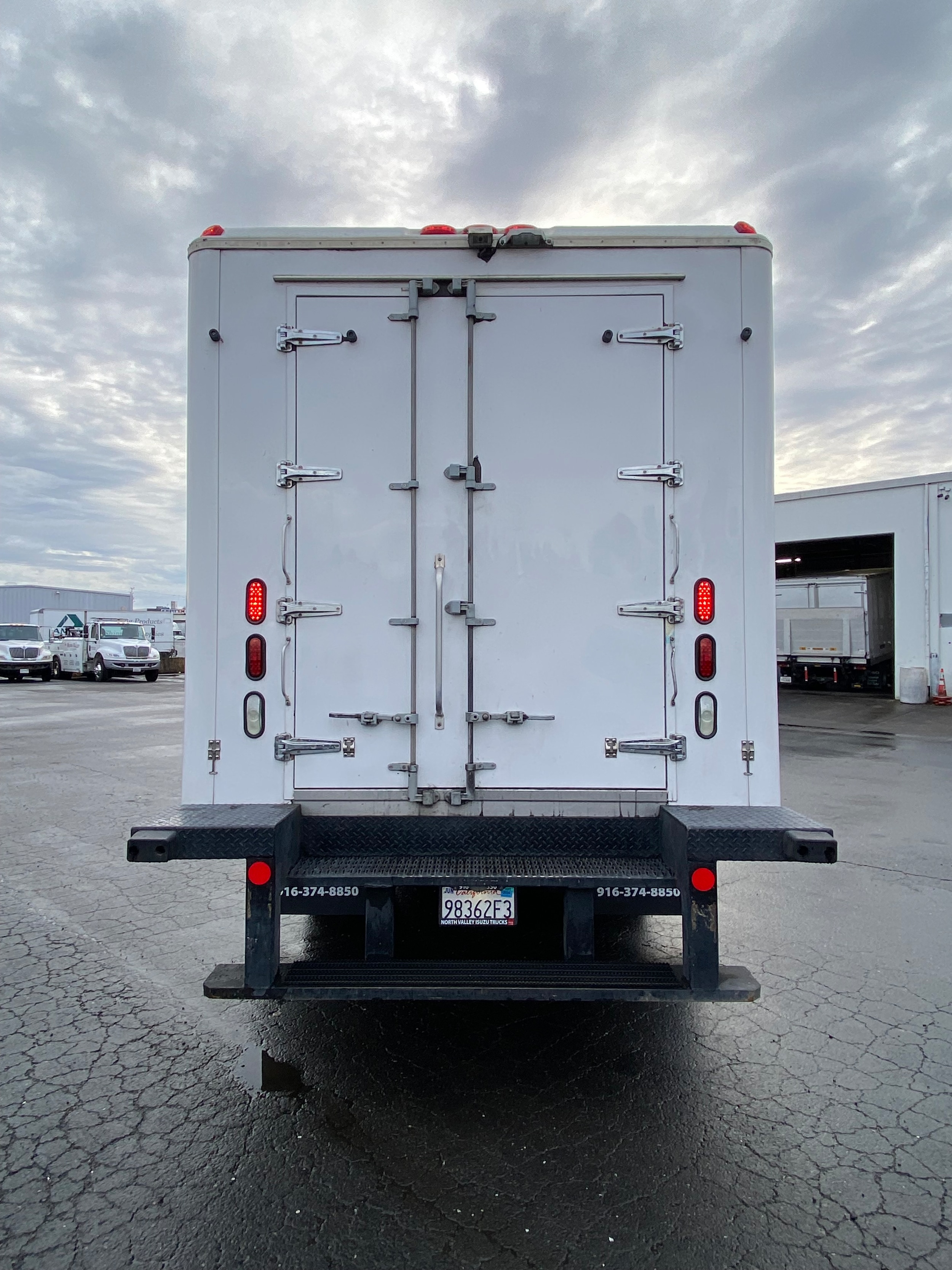 2019 Isuzu NRR 19,500 gvwr photo 6