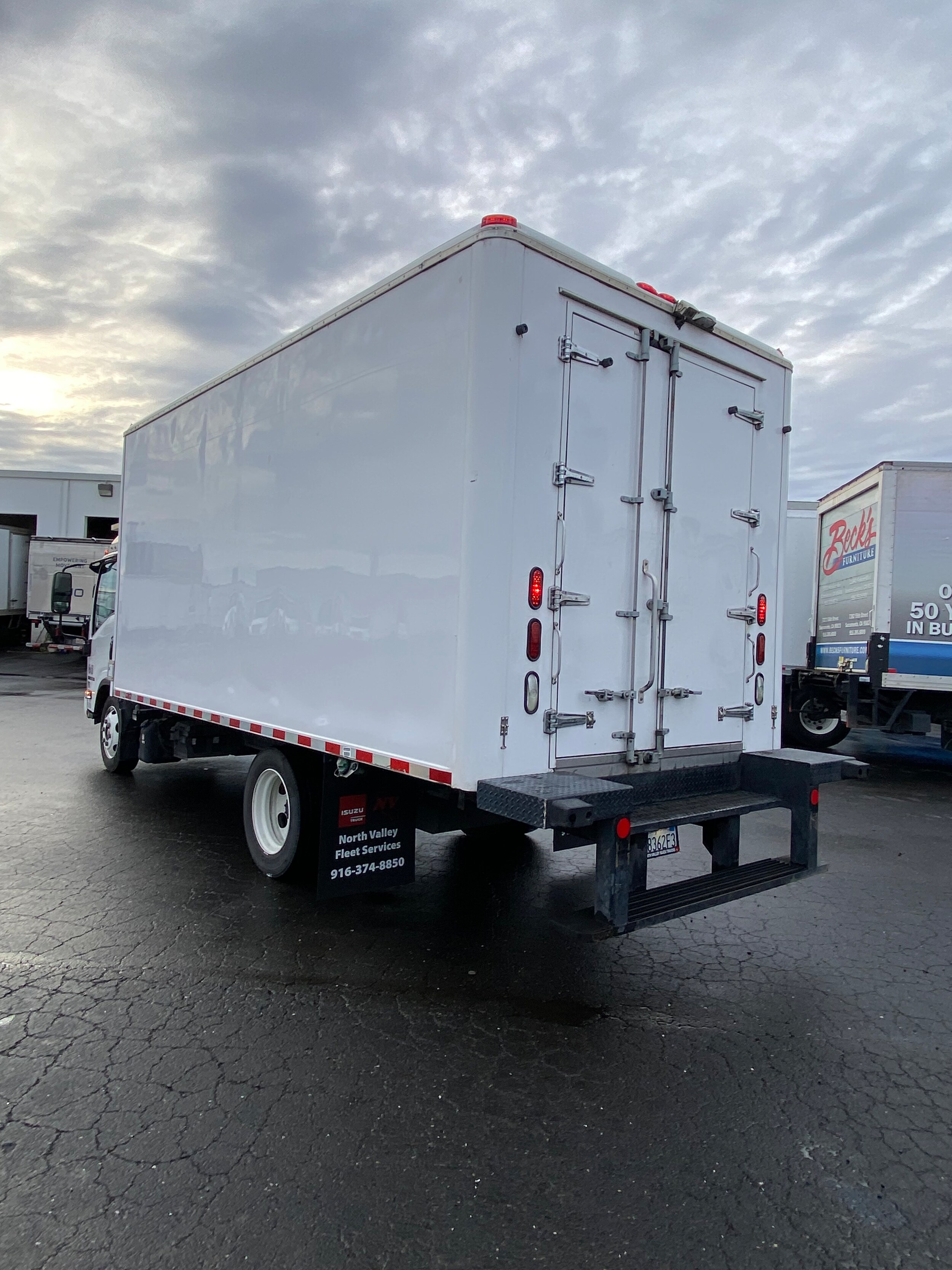 2019 Isuzu NRR 19,500 gvwr photo 5