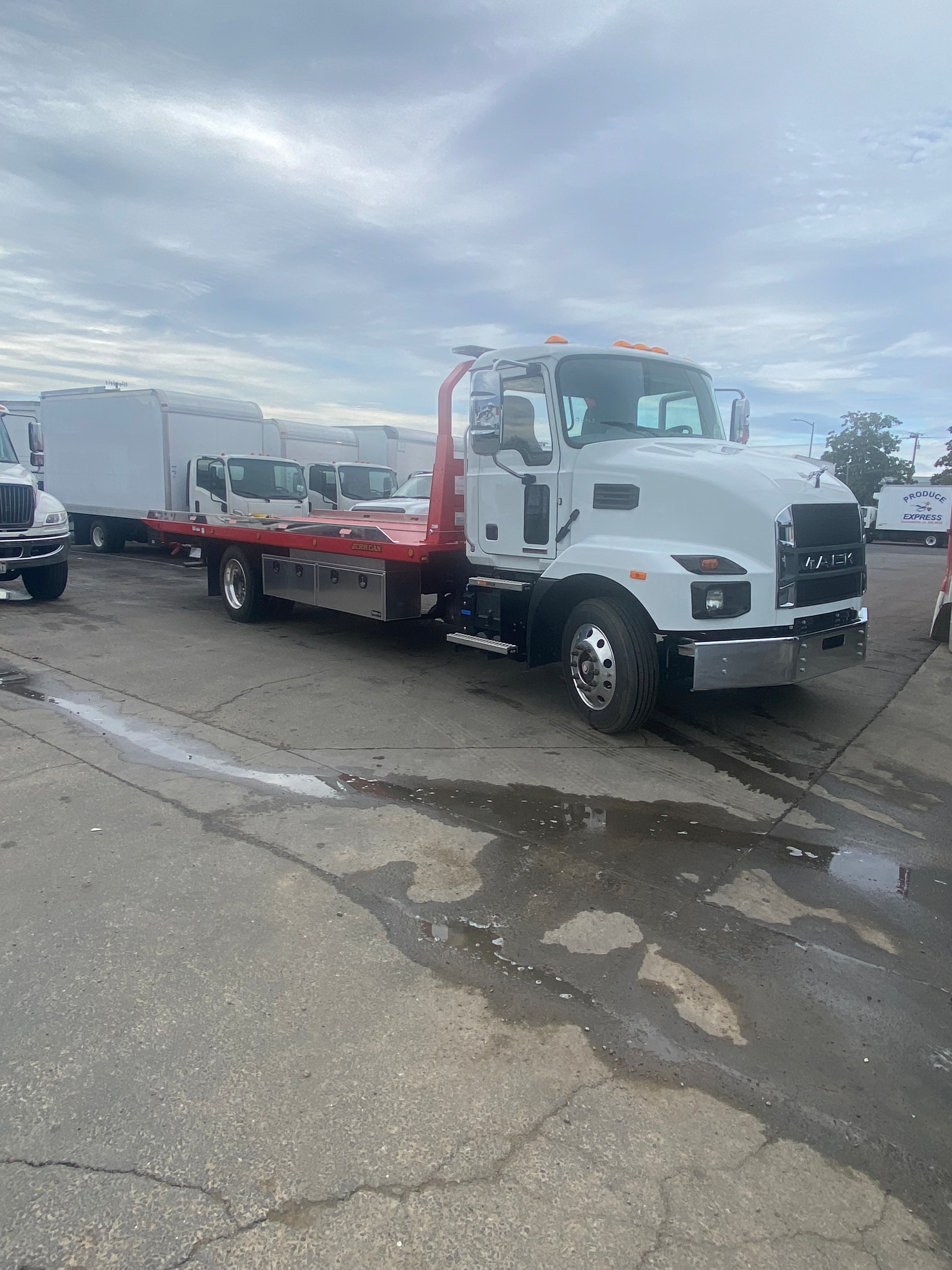 2024 Mack MD642 photo 5