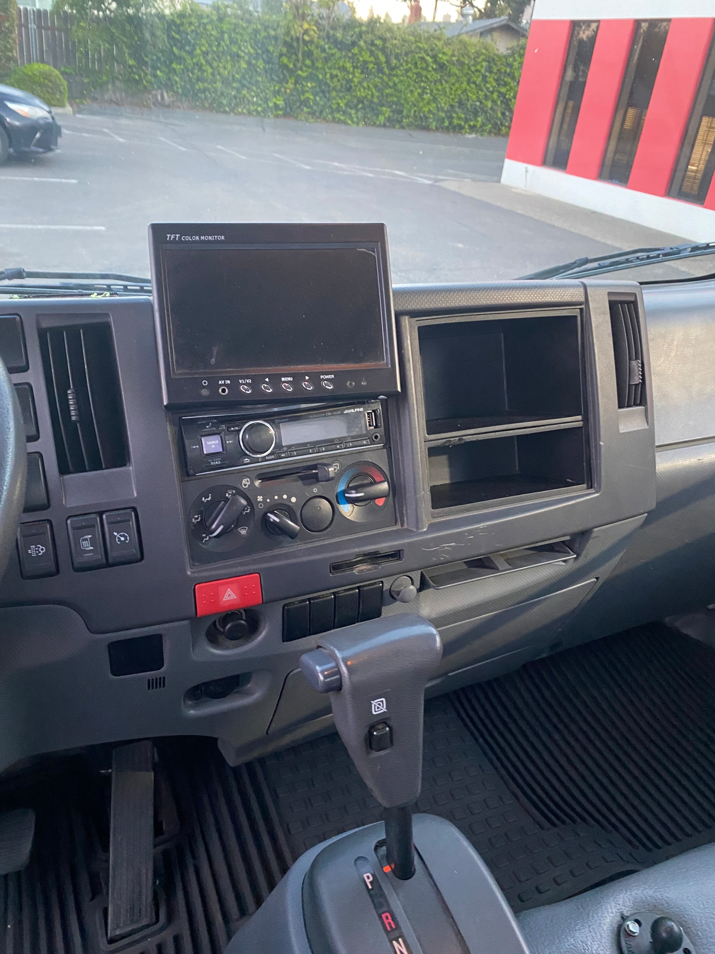 2019 Isuzu NRR - Photo 13
