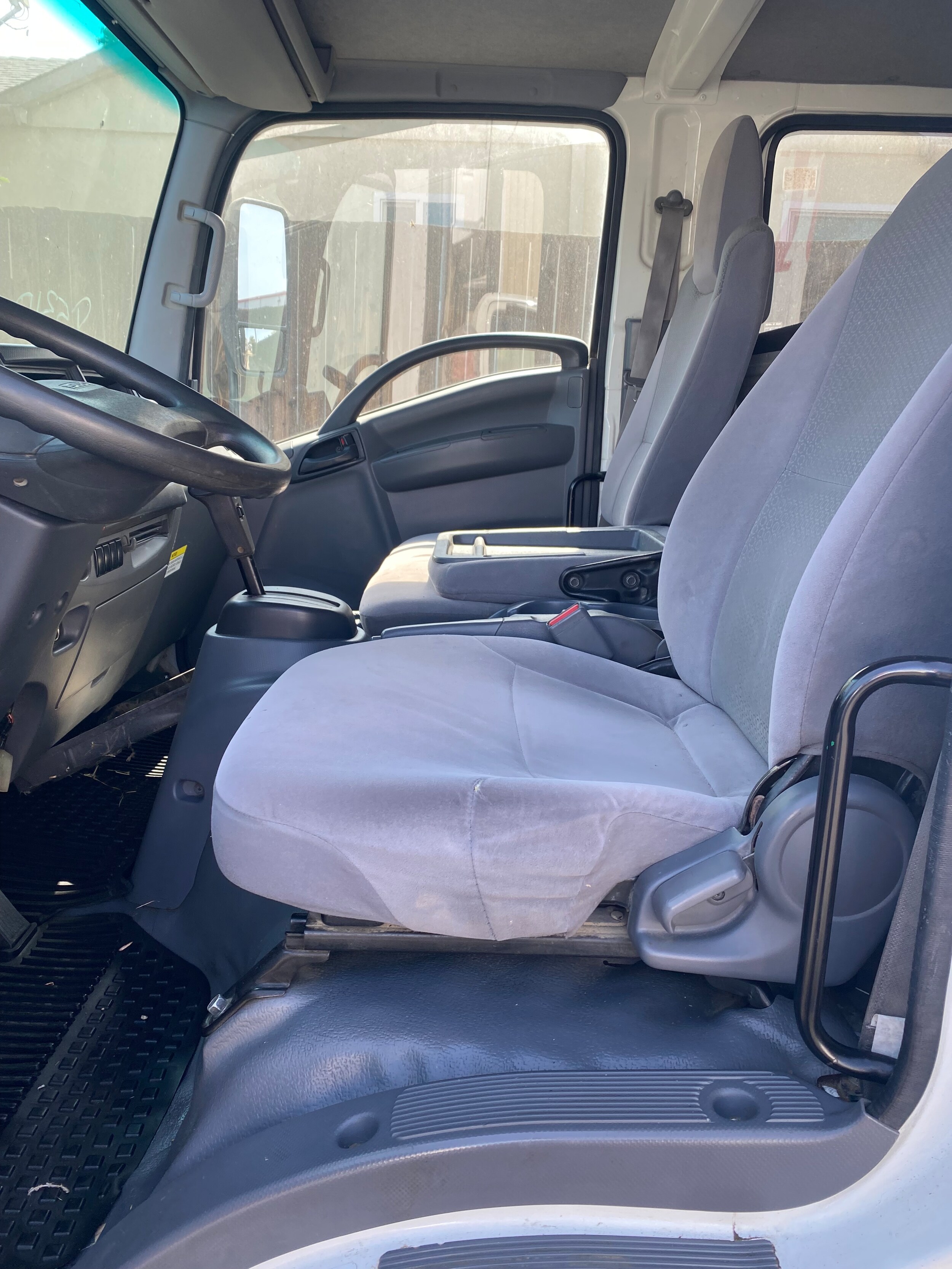 2017 Isuzu NPR XD - Photo 10