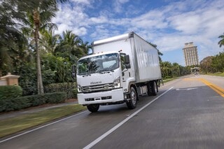 2022 Isuzu FTR  25,950 GVWR 26' Box