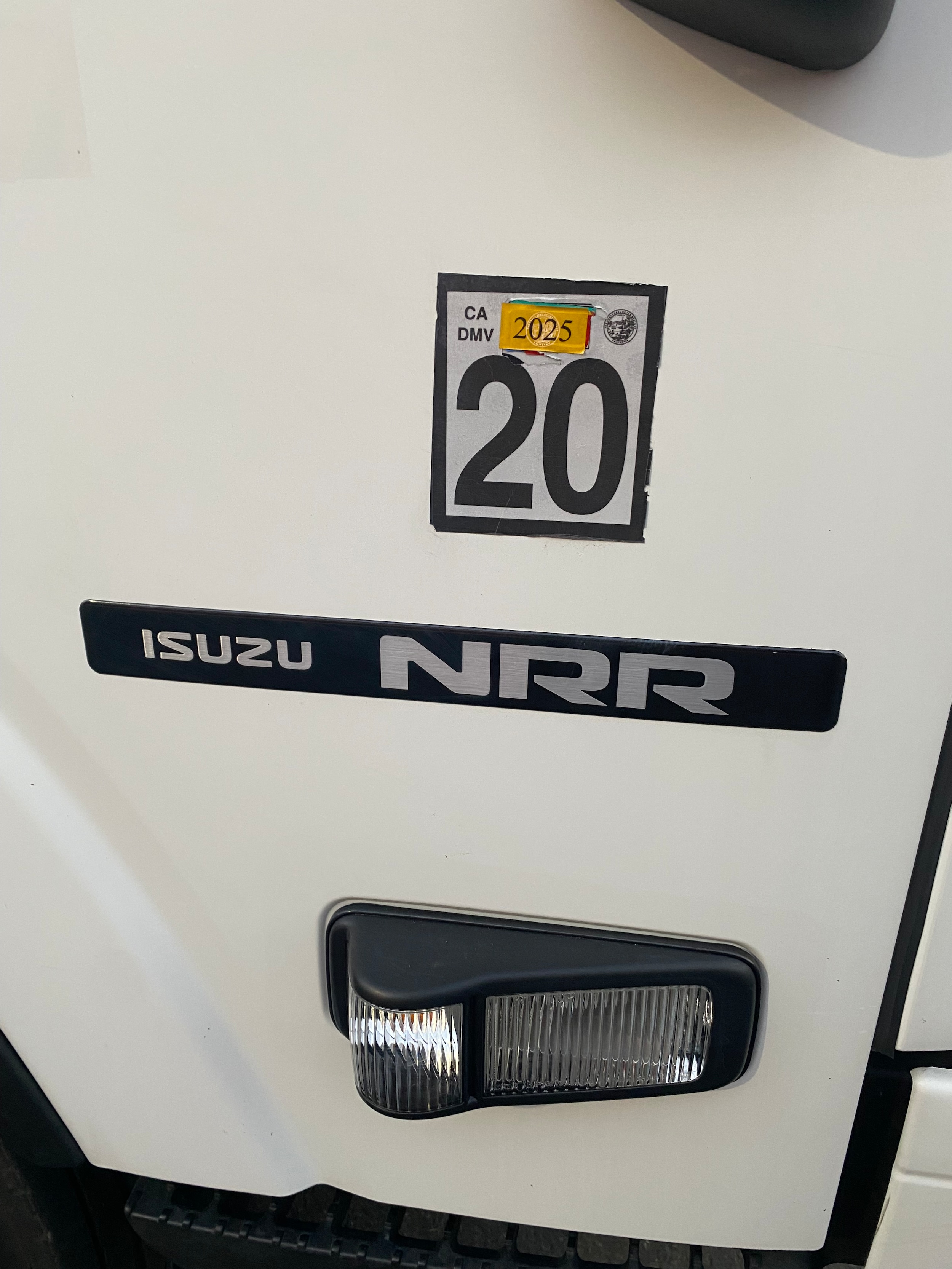 2019 Isuzu NRR - Photo 9