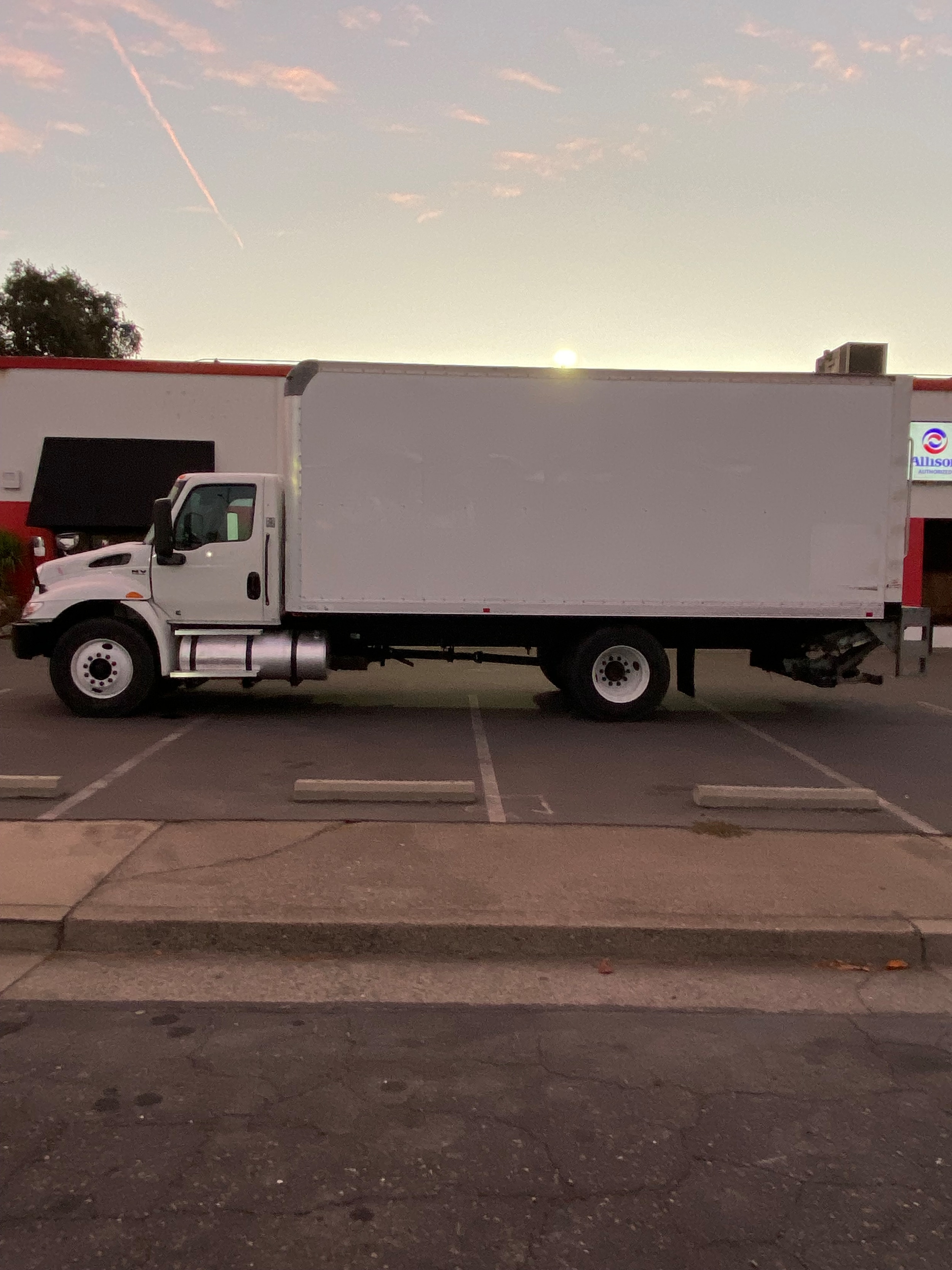 2021 International MV607 photo 4