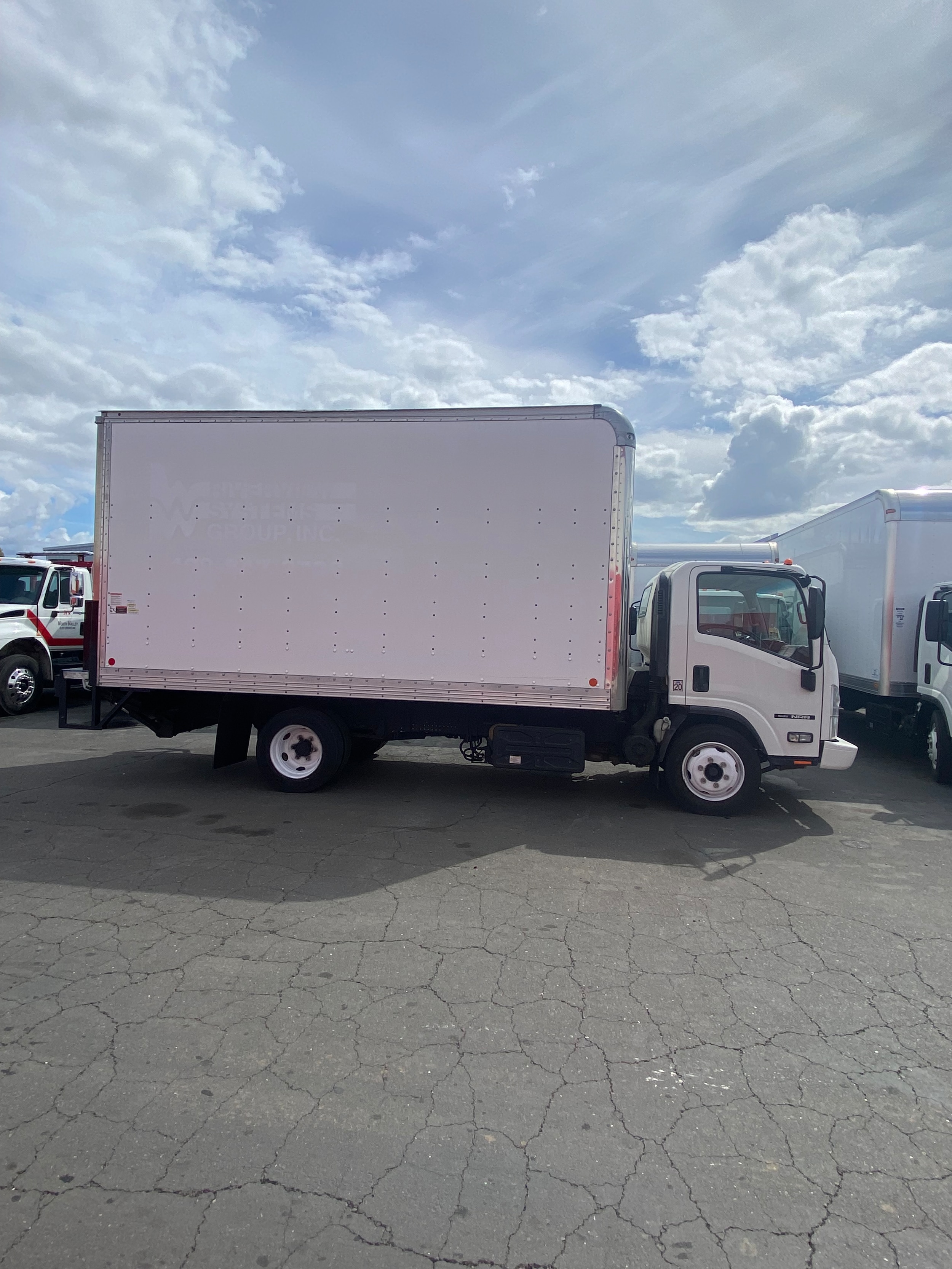 2014 Isuzu NRR - Photo 8