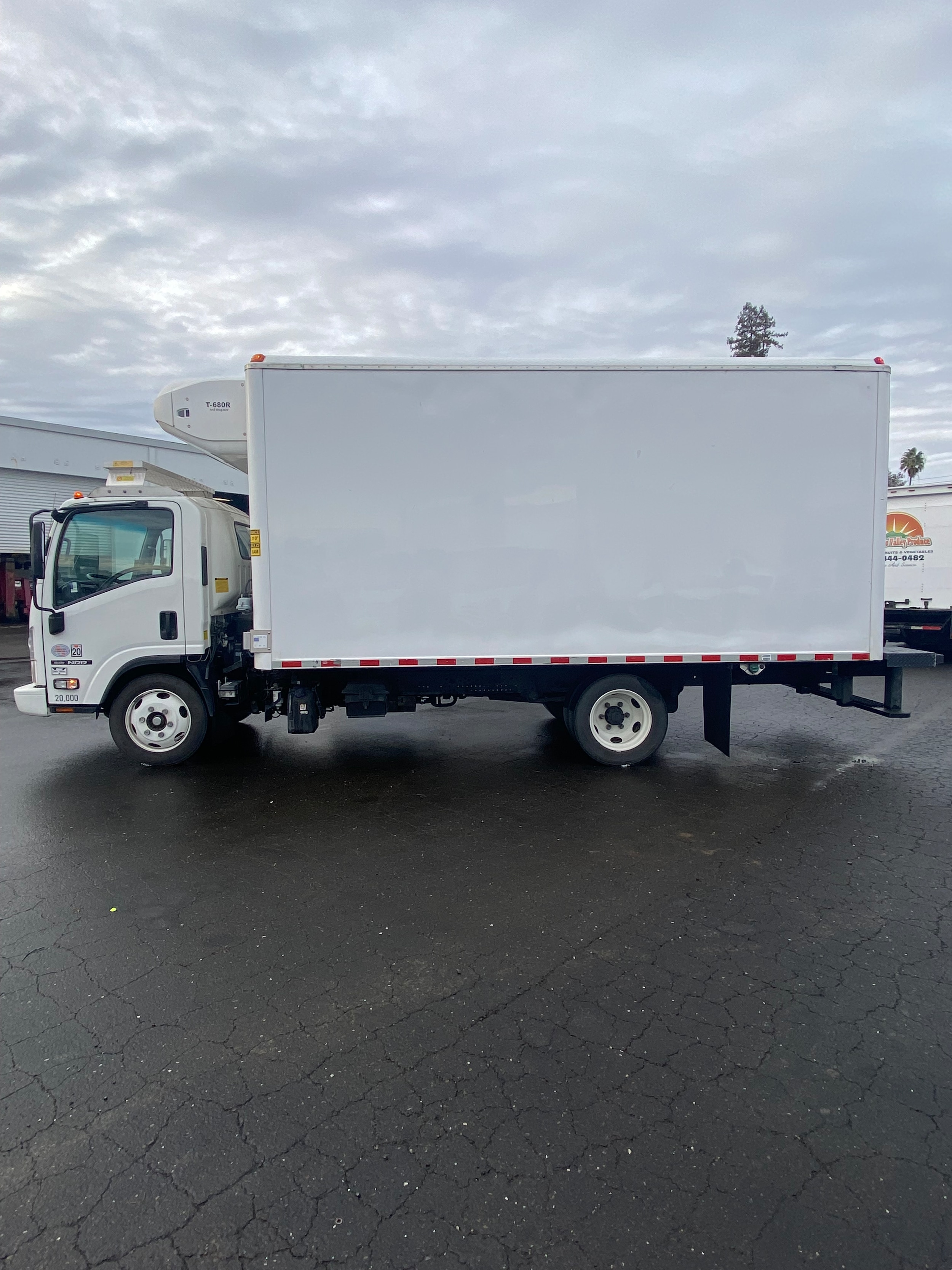 2019 Isuzu NRR 19,500 gvwr photo 4