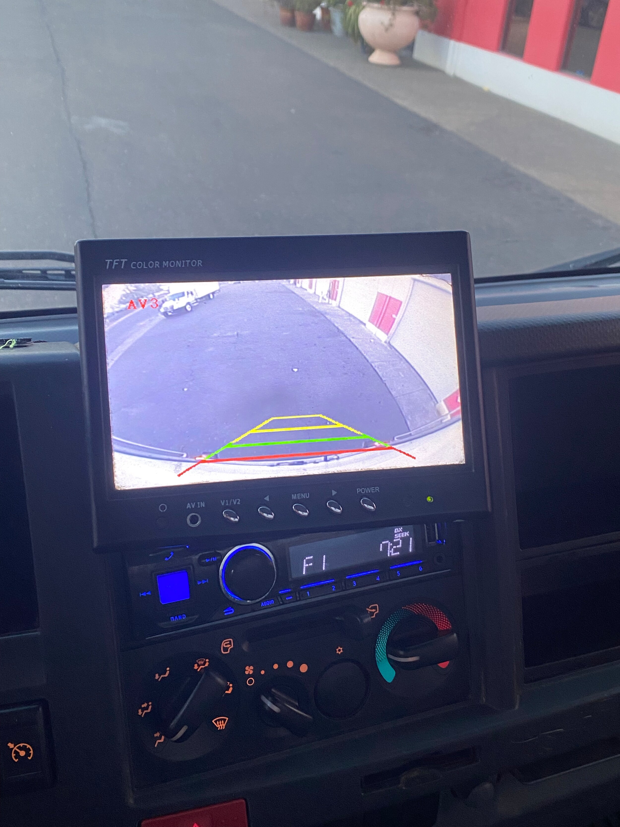 2017 Isuzu NRR - Photo 11