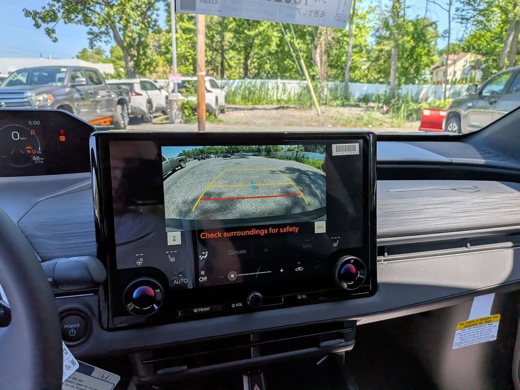 2026 Toyota C-HR SE - Photo 12