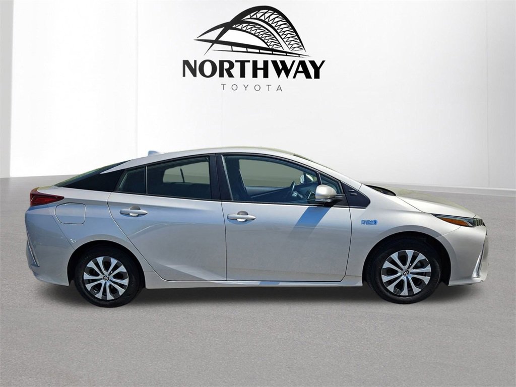 2022 Toyota Prius Prime LE photo 2