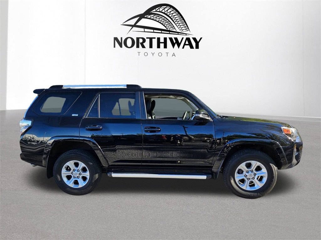 2021 Toyota 4Runner SR5 Premium photo 2