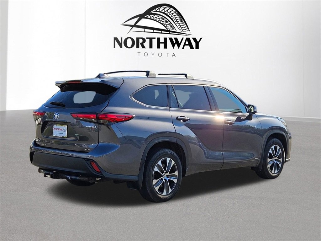 2021 Toyota Highlander Hybrid XLE photo 3
