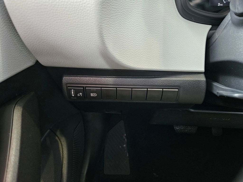2026 Toyota Corolla SE - Photo 17