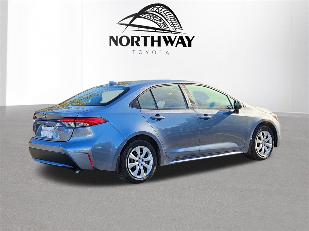 2022 Toyota Corolla LE photo 4
