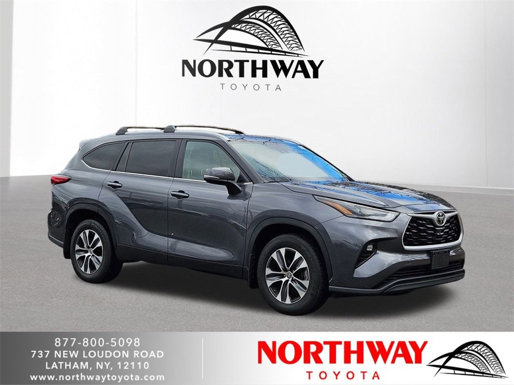 Used 2023 Toyota Highlander XLE SUV